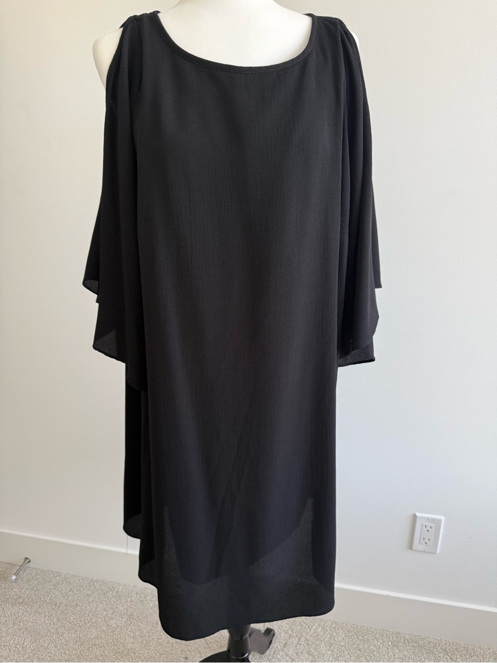 Chic Soul Black Midi Dress with Draped Cold-Shoulder Sleeves